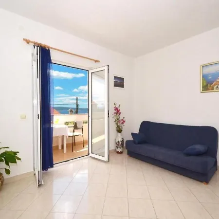 Zar Apartment *
