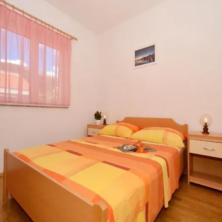 Zar Apartment Seget Vranjica