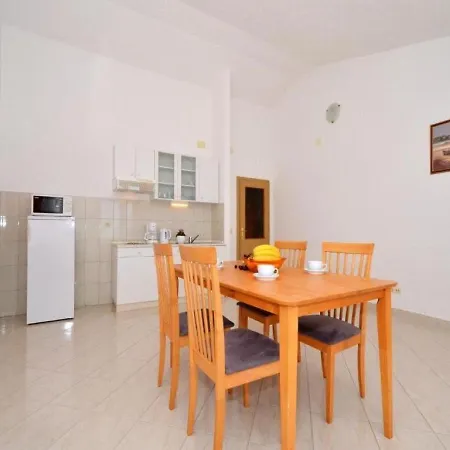 Apartment Zar *